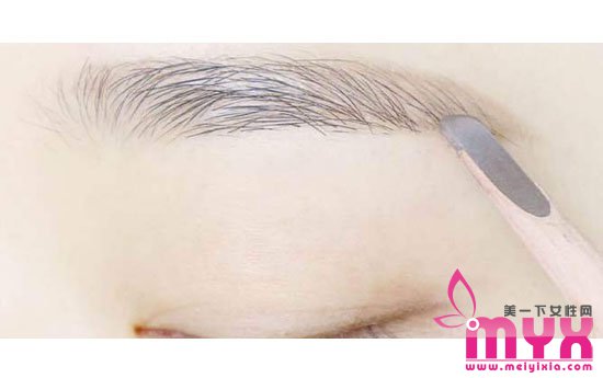 日常眉型的修眉教程 详细解析自然眉型自己怎么修