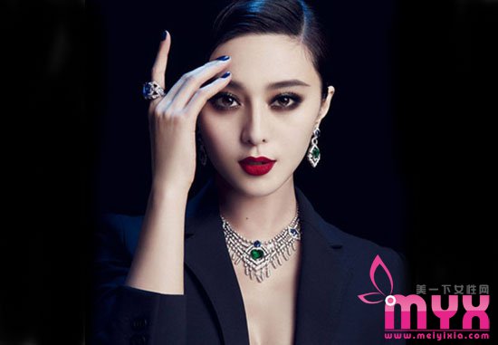 女星同款复古红唇妆技巧 你和女神之间差了一支口红