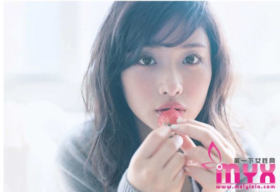 眉毛如何画出女神范儿 眉毛画不好小心老十岁