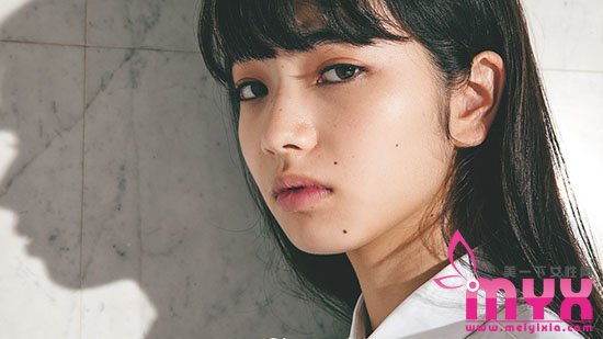 学学爱豆怎么玩转脸上的痣 日杂风的有痣妆容