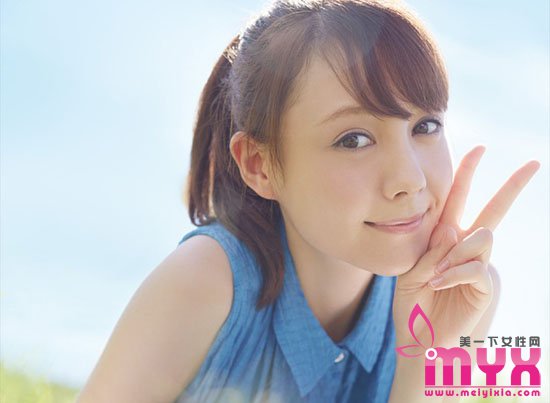 特林德尔·玲奈同款桃花妆怎么画 吸睛满满又可人