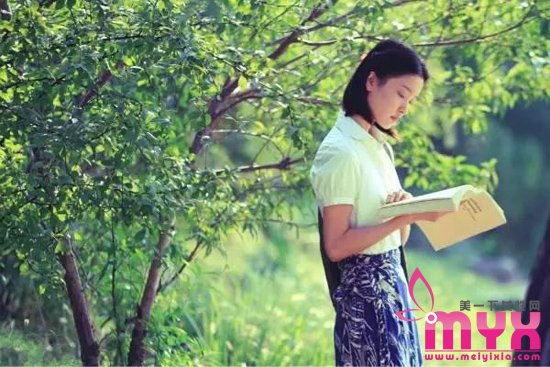 超模杜鹃的禁欲感时尚 歪果仁眼中的中国美女