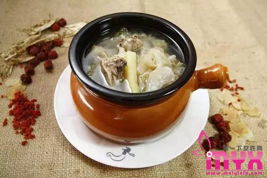 滋阴补肾汤的做法和功效 秋冬喝汤食补最佳