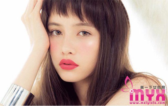 秋冬必备的日系妆容技能 多点元气少女的色彩