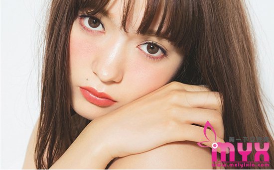 日系甜美轻熟混搭妆容 八木Arisa教你玩转日杂风
