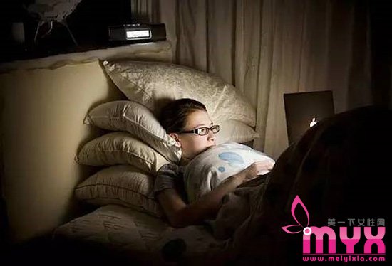 经常熬夜给女性带来的危害 严重者会导致妇科疾病