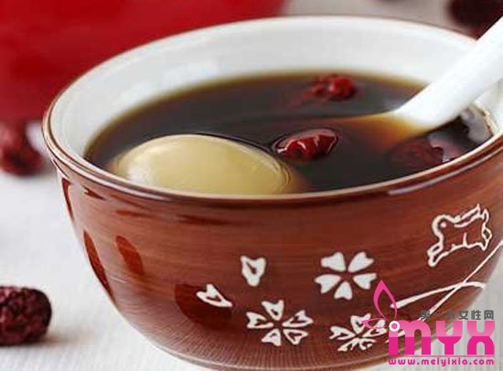 女性痛经补气血的食谱 月经不调吃什么能缓解疼痛