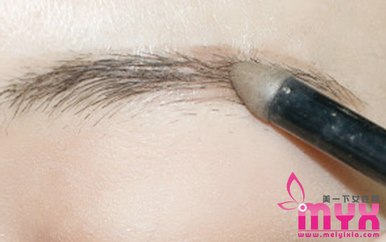 不同类型眉毛的画法步骤 根据特点打造最适合的眉妆