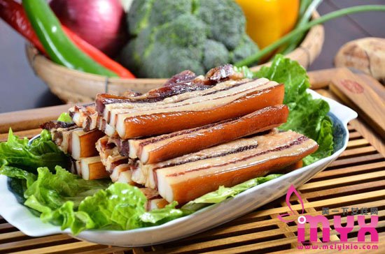 哪些人不宜吃腊肉 春节大鱼大肉也要注意饮食禁忌