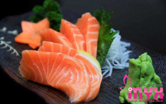 导致脱发变严重的饮食习惯 拯救脱发的护理方法