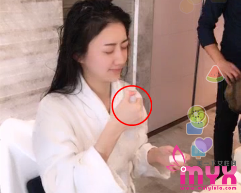 景甜护肤手法大公开 跟着景甜学洗脸你也能有同款蛋白肌