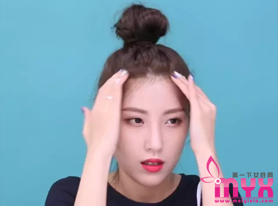 好看的花瓣头扎发教程 特别适合头发少的女生