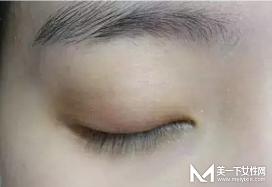 证件照妆容教程步骤图解 证件照怎么拍好看小技巧