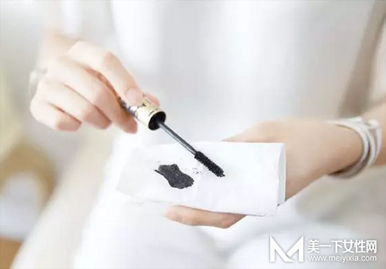 怎么让眼睛看起来深邃 显深邃的欧美眼睛画法技巧