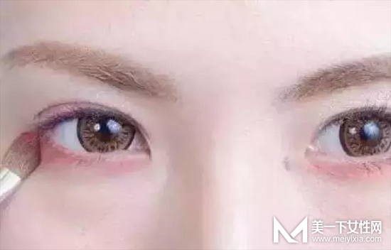 怎么画甜美可爱的兔子眼妆 兔子眼妆的画法步骤图解