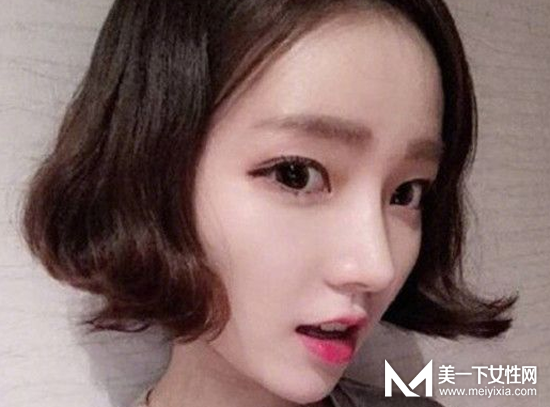 女生短发烫什么发型好看 这些款时尚妹纸都在烫
