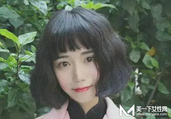 女生短发烫什么发型好看 这些款时尚妹纸都在烫