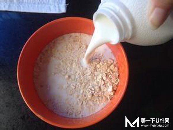 DIY去粉刺面膜 约会男神没烦恼