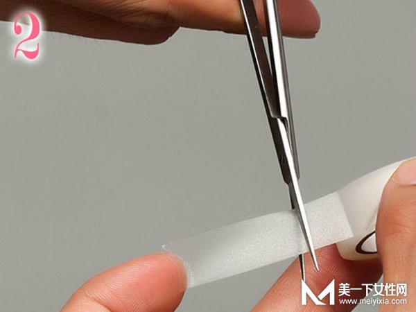 内双贴双眼皮贴图解 轻松打造迷人双眼
