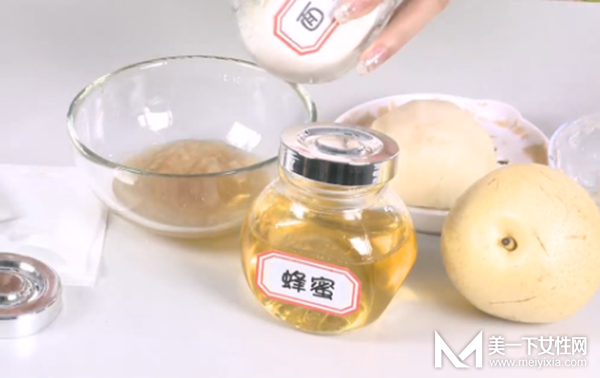 DIY雪梨补水保湿滋养面膜 让肌肤24小时水润动人