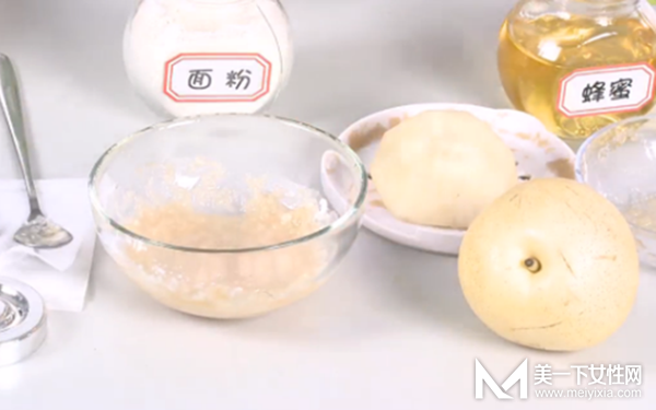 DIY雪梨补水保湿滋养面膜 让肌肤24小时水润动人