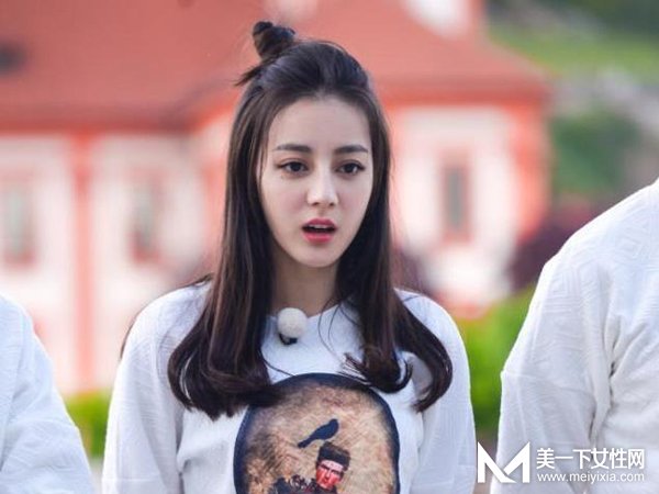 什么！现在最流行的苹果头你还不会扎 赶紧看这里