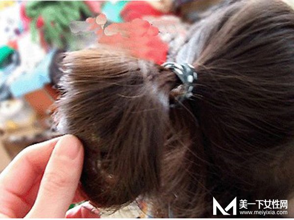 什么！现在最流行的苹果头你还不会扎 赶紧看这里