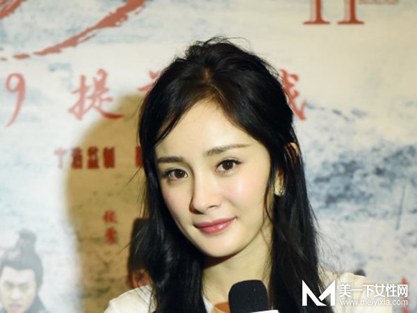 杨幂发际线前移疑似种发 种头发有没有危害