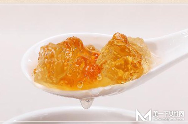 【桃胶是什么】桃胶的作用与功效？桃胶的吃法和禁忌！