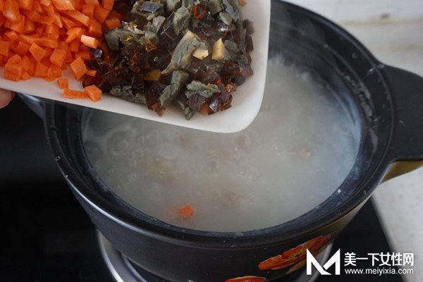 皮蛋瘦肉粥的功效 皮蛋瘦肉粥的做法
