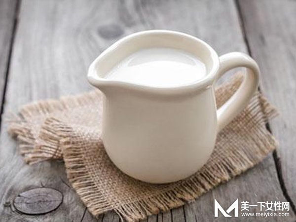 睡前喝牛奶会发胖吗 睡前喝牛奶有什么好处