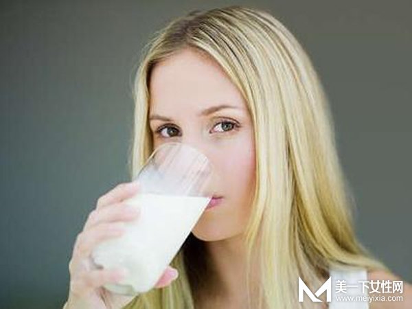 睡前喝牛奶会发胖吗 睡前喝牛奶有什么好处