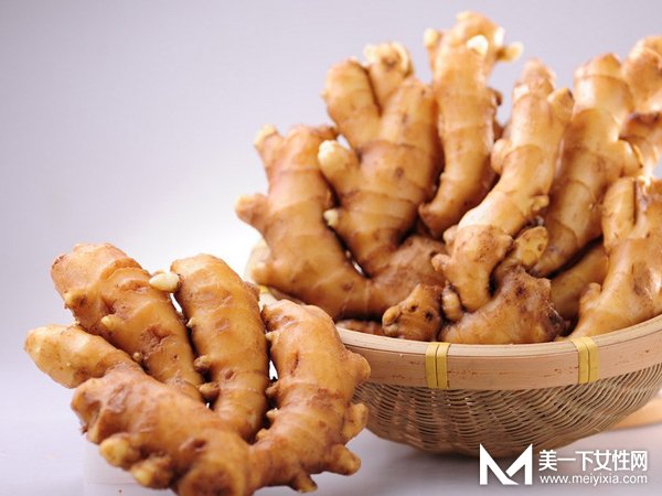 有头屑怎么办 头屑多的原因及处理方法