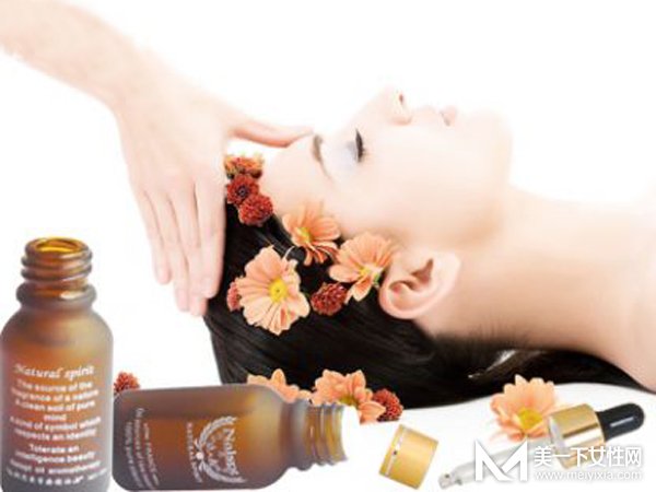 玫瑰精油的功效和作用是什么 玫瑰精油应该怎么用