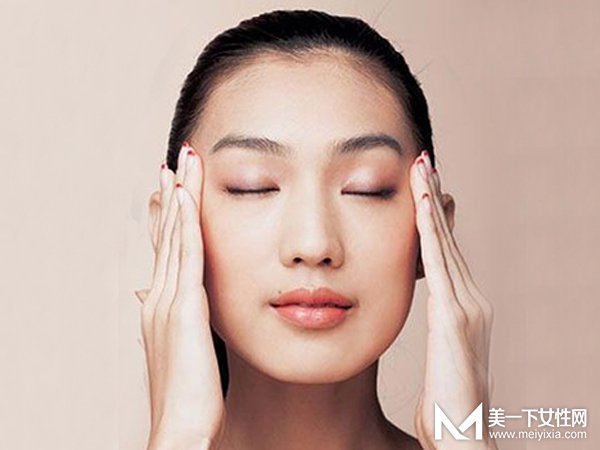 玫瑰精油的功效和作用是什么 玫瑰精油应该怎么用