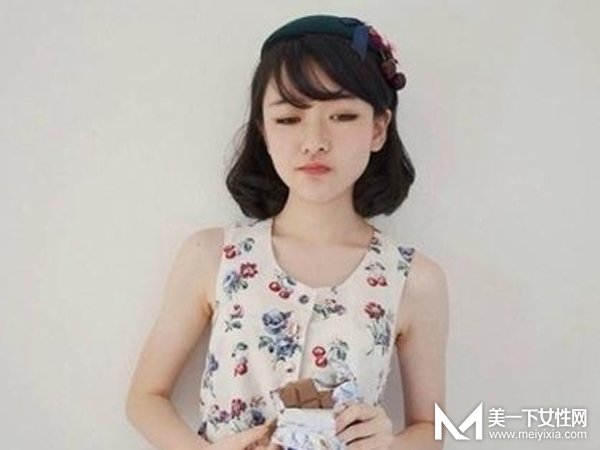 显脸小的发型有哪些 长发短发侧分偏分任你喜欢