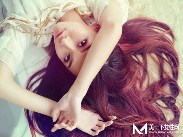 女生应该如何释放自己的小情绪 哭泣和撒娇都是好方法