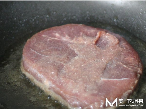 如何自己在家煎牛排 只需八步轻松搞定