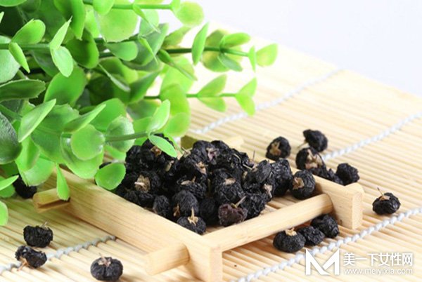 错吃=白吃？黑枸杞的正确吃法你知几个？