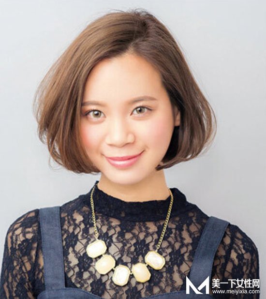 大饼脸适合什么发型 完美修颜的6款短发打造V脸