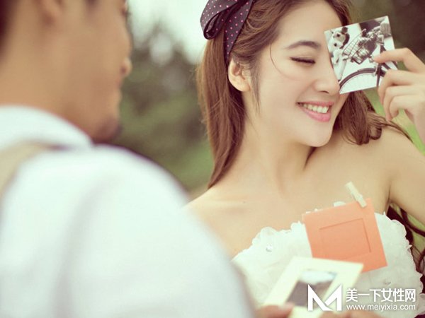 女人没有安全感的表现是什么 这些行为已经出卖了你