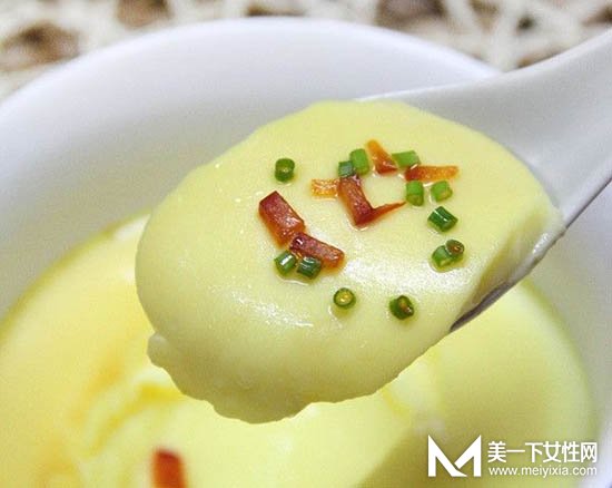 蒸鸡蛋羹的做法 这样蒸的鸡蛋羹更光滑软嫩