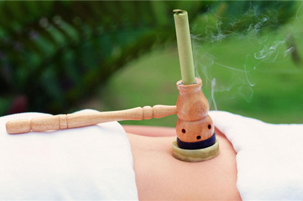 经常艾灸对女人的好处有哪些？让女人更年轻健康的方式