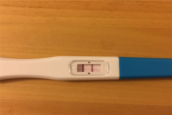 只用验孕棒一次准吗 验孕棒的检测原理是什么