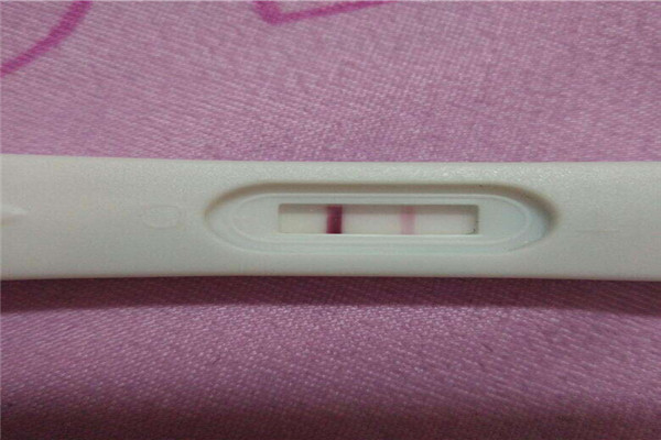 药店里卖的验孕棒应该怎么用 有什么注意事项