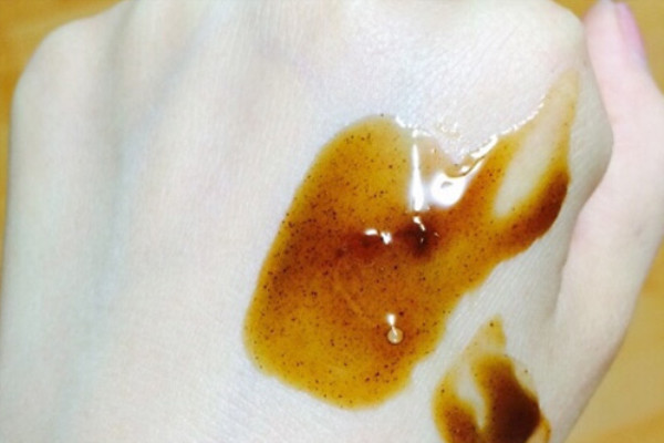 撕拉面膜好用吗 什么肤质适用撕拉面膜