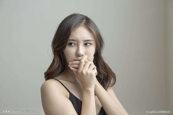 早上起来口苦怎么回事 早上起来口苦吃什么
