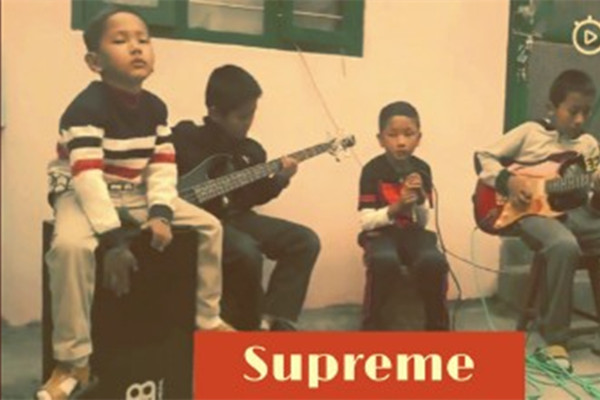 万物皆可supreme什么意思 专属抖音的国潮文化