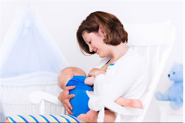 生产后的乳房湿疹怎么治疗 治疗乳房湿疹可不能马虎
