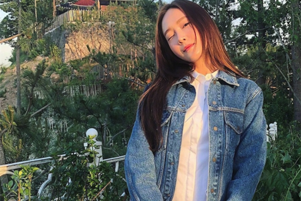 Jessica郑秀妍的穿搭 可盐可甜的简约风穿搭